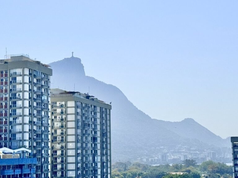 Apartamento Chic de 1 Dormitorio en Leblon con Vistas al Mar, la Laguna y el Cristo Redentor en el Corcovado